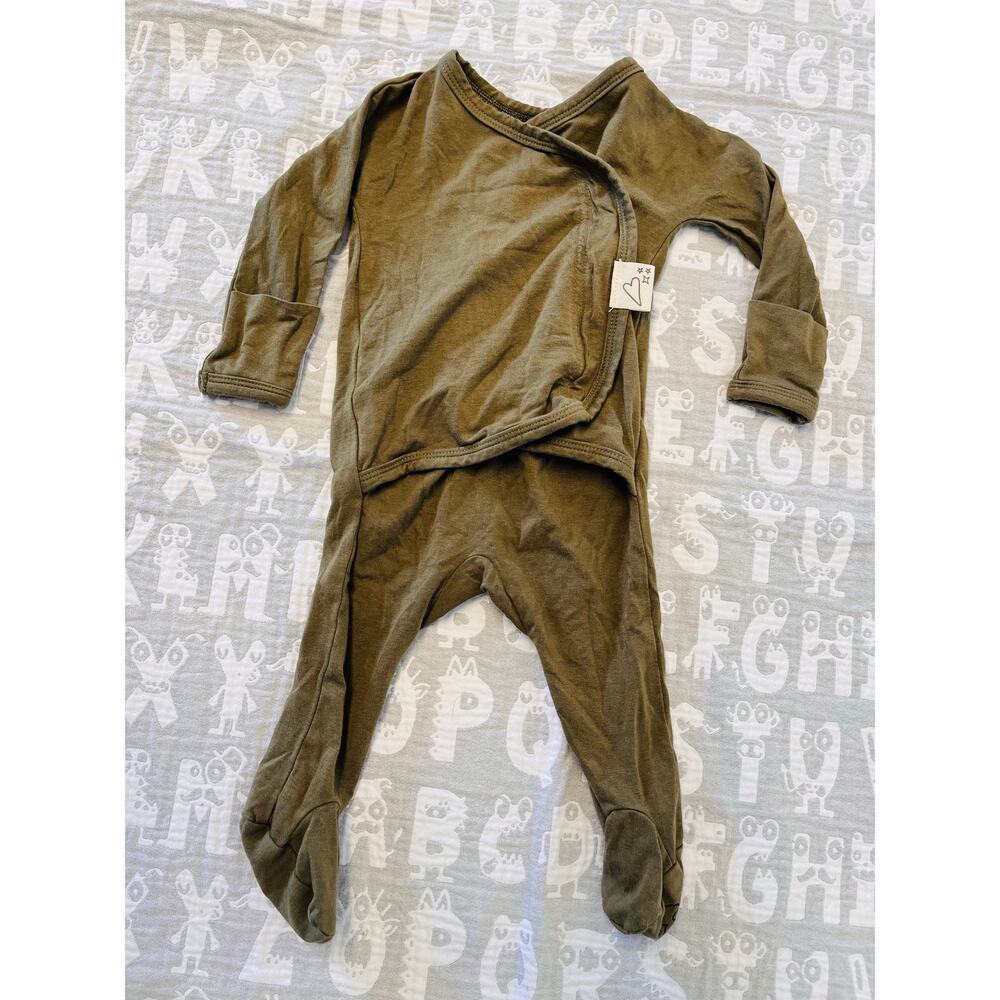 Bonzie 
skin to skin romper size 0 to 3 months